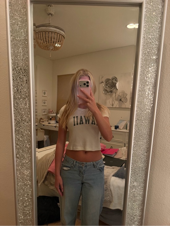 Brandy Melville Tops - Brandy Melville Cream 'HAWAII' Cropped Tee